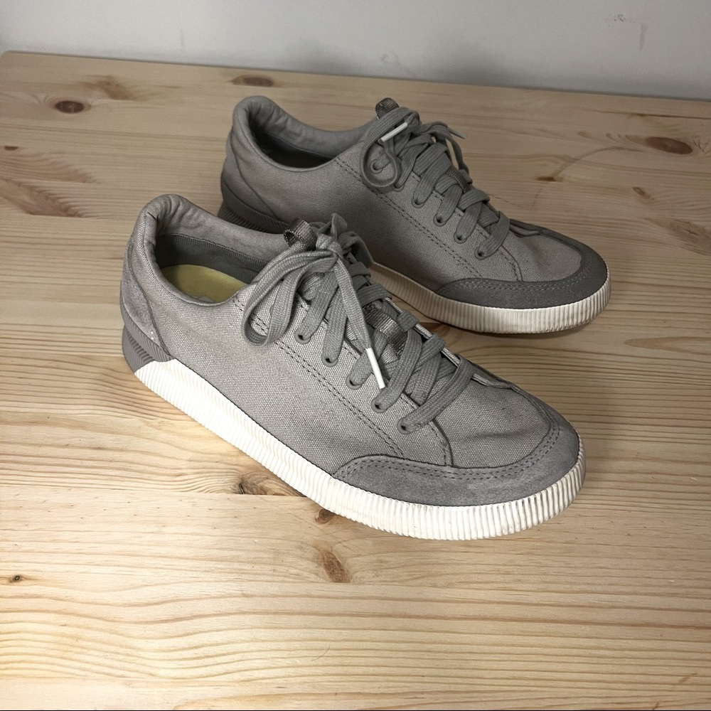 Gray and White Sorel Women’s Sneakers Size 8